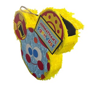 20" FUNHOUSE Musse Pigg-piñata. Stöttålig för maximalt skoj. Välj färger, karaktärer och detaljer. bild 7