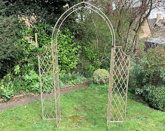 Gothic Arch with Side Trellis Panels