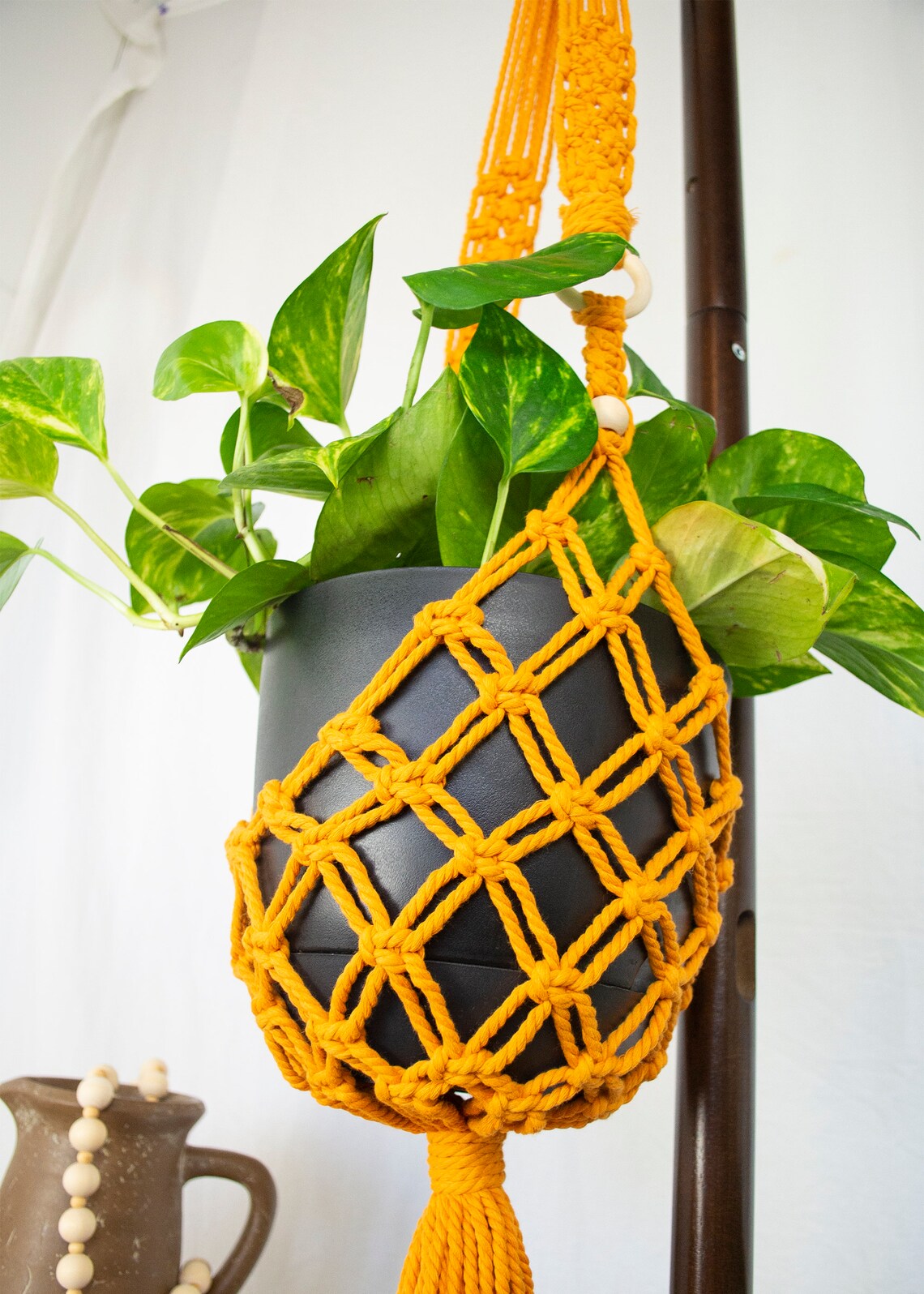 Gelber Makramee Pflanzenaufhänger Indoor Hängender | Etsy