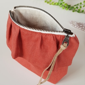 Ruffle linen coin pouch. Zip coin purse. Small zipper change pouch made of linen. Mini coin purse. Card holder. Minimalist wallet pouch image 4