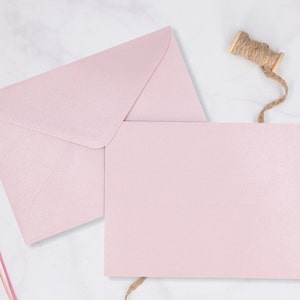 Buste rosa metallizzate, in diverse misure C5, B6, DL, CD in carta Premium da 125 gr.  Buste di carta, buste da matrimonio, inviti, ecc.