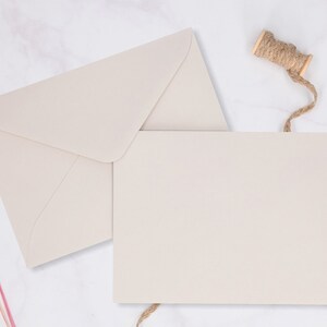 Buste perlate, in diverse misure C5, B6, DL, CD in carta Premium da 140 g/m².  Buste di carta, buste da matrimonio, inviti, ecc.