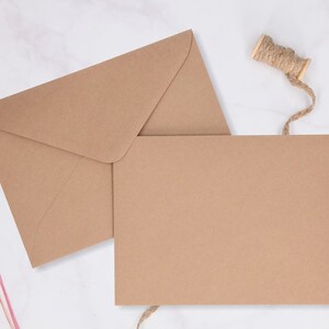 Buste in carta Kraft naturale, in diverse misure C5, B6, DL, CD in carta Premium da 135 gr.  Buste di carta, buste da matrimonio, inviti, ecc.