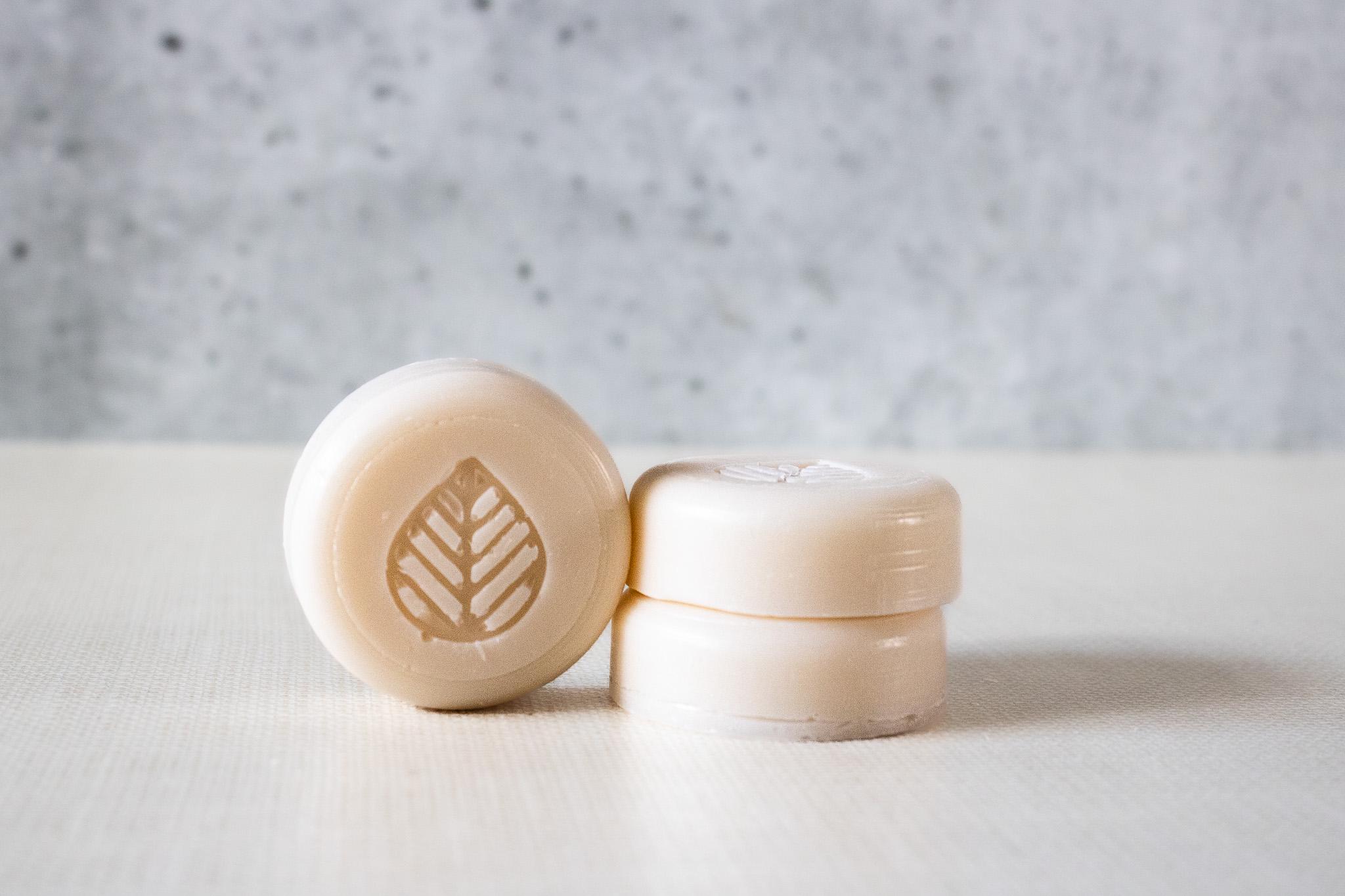 Set of 3 Handcrafted Round Guest Soaps |  White Tea and Ginger Scent | Corsica Leaf or Bee Soap | Decorative Round Soap