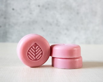 Set of 3 Handcrafted Round Guest Soaps |  Bergamot Black Tea Scent | Corsica Leaf or Bee Soap | Decorative Round Soap