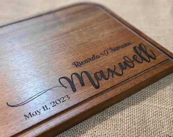 Cadeau de mariage personnalisé Planche à découper gravée, cadeau de fiançailles, cadeau d'anniversaire, cadeau de pendaison de crémaillère, cadeau nuptiale unique personnalisé