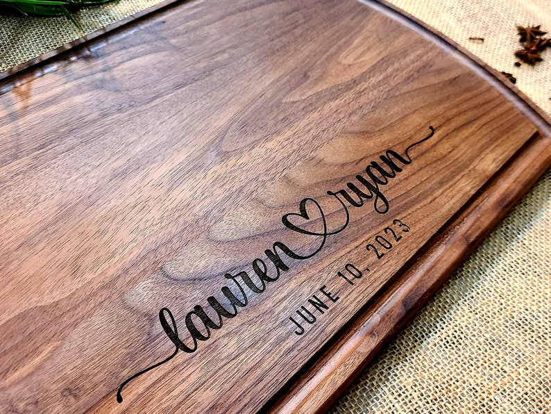 Personalized Wedding Gift Engraved Cutting Board Engagement Gift, Anniversary Gift Housewarming Gift Customized Unique Bridal Shower Gift Bild 6
