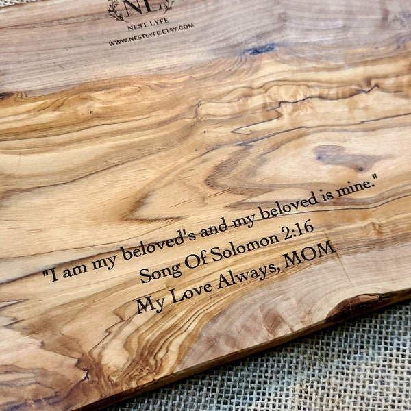 Double sided engraving on the cutting board, optional message on back side