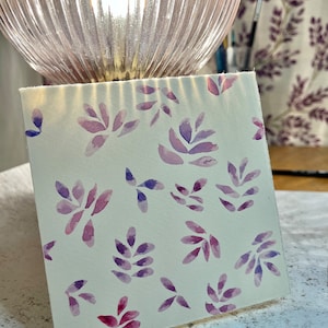 Flores em aquarela: cartão de aniversário floral pintado à mão em papel aquarela premium