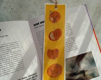 Vibrante marcador pintado a mano estilo acuarela con escamas de papel de aluminio