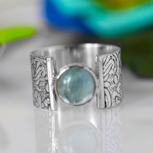Aquamarine Dainty Ring, Minimalist Ring, March Birthstone Ring, Sterling Silver Ring, Floral Ring, Delicate Ring, Gift for Her, Gemstone