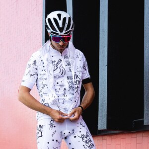 Men&#39;s Graffiti Vest