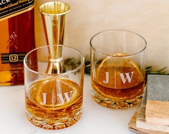 Custom Whiskey Glass Gift for Him - Personalized Gift for Dad, Boyfriend or Groomsmen - Wedding Anniversary  Engagement Gift