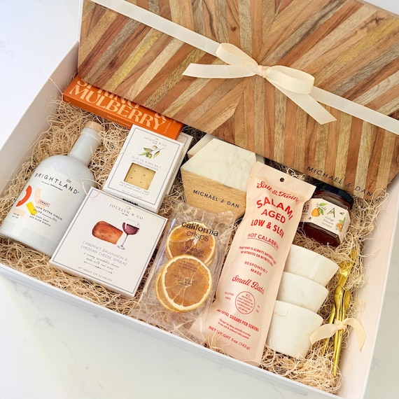 Personalized Charcuterie Board Gift Set – Gourmet Artisan Snacks, Marble Coasters