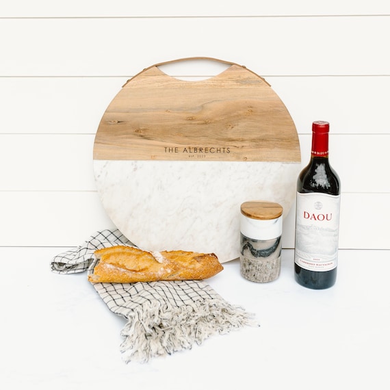 Charcuterie Board Personalized, Custom Cheese Board, Round Serving Board, Wedding gift, Housewarming gift, Christmas Gift for Couple