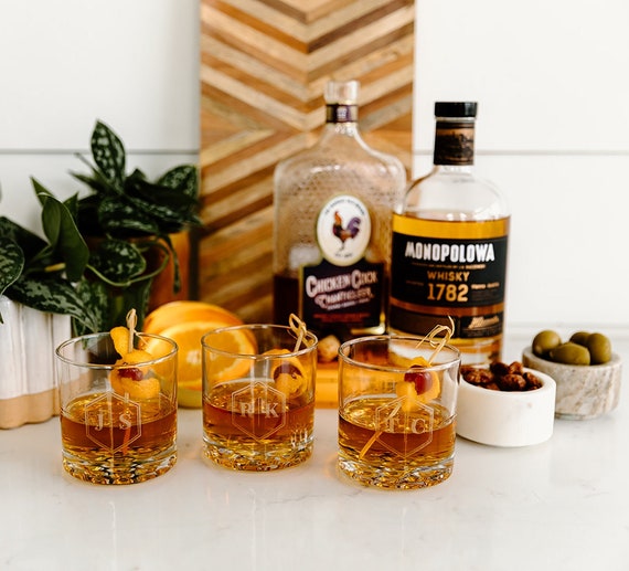 Custom Whiskey Glasses, Personalized Gift for Him, Groomsmen Gifts, Groomsmen Proposal, Gifts for Men, Personalized Whiskey Glass