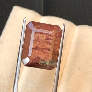 Piedra preciosa de turmalina bicolor: corte esmeralda, rosa verdoso, 14,00 quilates