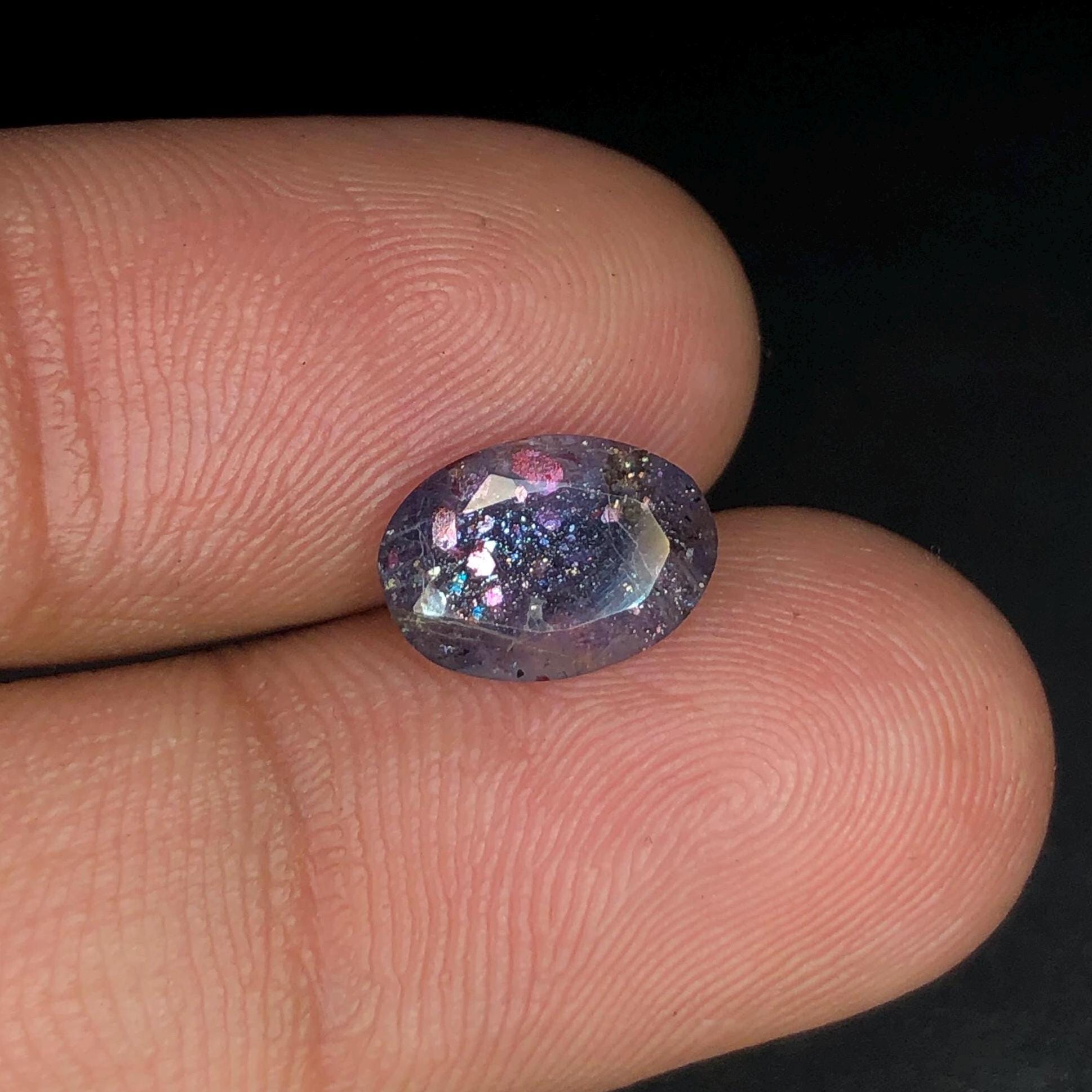 Ciondolo in iolite fatto a mano: pietra preziosa in argento Ciondolo in iolite fatto a mano: pietra preziosa in argento