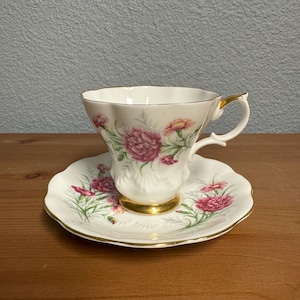 Vintage Royal Albert Tea Cup and Saucer Fine Bone China England