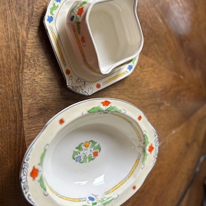 Vintage WM Grindley Sheraton Ivory England Bowl and Gravy Boat