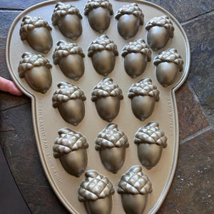 Vintage Nordic Ware USA Cast Aluminum Cakelet Pan Acorn - Etsy