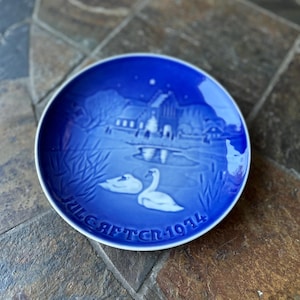 Vintage Bing and Grondahl Christmas Plate 1974 Blue and White Denmark