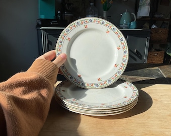 Vintage Grindley England Cream Petal Plate: Art Deco Floral