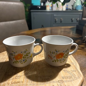 Vintage Set of 2 Corning Ware Corelle Wild Flower Pattern Tea Cups Coffee Cups