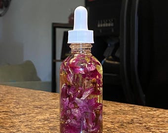 Drawn to Me Oil – Love Attraction Oil for Manifesting Romance, Connection & Aligned Relationships