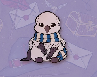 Zauberhafte harte Emaille-Pins – süßer Hippogriff, Emaille-Charms, Zauberer-Dekorwelt, Geschenk für sie, Geschenk für ihn, Vogelkunst, Hippogriff-Mini-Kunst