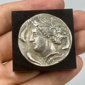 Stunning Ancient Greek Old Bronze Uniqe Rare Coin in Fine Condition