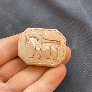 Bellissime incisioni di animali in pietra antica del Vicino Oriente, raro, eccellente, incantevole sigillo, amuleto con timbro