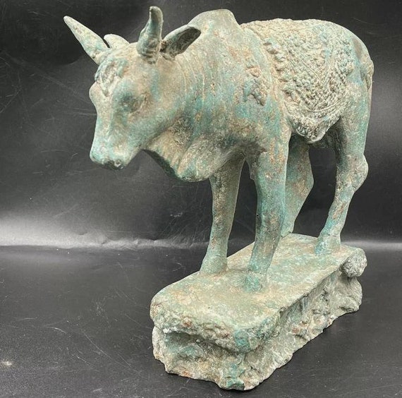 メズメ品質 紀元400～600年頃 古代ローマの青銅製雄牛立像 - Etsy 日本