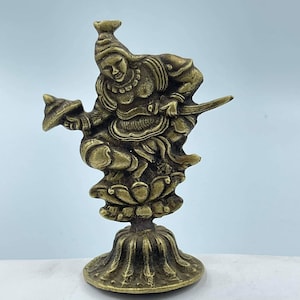 Amazing Antique Near Eastern Old Bronze Fighter Queen Carved Sitting Statue