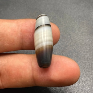 Genuine Ancient Himalayan Indo Tibetan Suleimany Agate Rare Lines Pattern Agate Amulet Bead