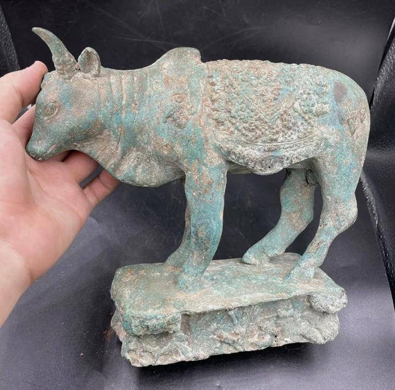 メズメ品質 紀元400～600年頃 古代ローマの青銅製雄牛立像 - Etsy 日本