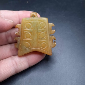 Engraved Jade Stone Pendant: Ancient Style