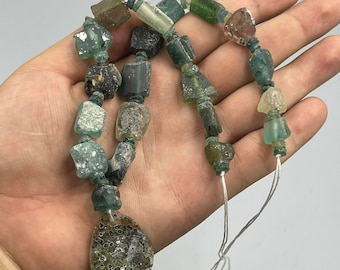 Romain antique Collier de perles de verre irisé - Afghanistan