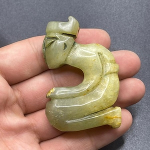 Ancient Near Eastern Old Jade Stone Worshipper Statue Carved Figure