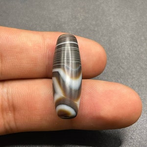 Ancient Himalayan Indo Tibetan Suleimany Agate Rare Lines Pattern Agate Amulet Bead