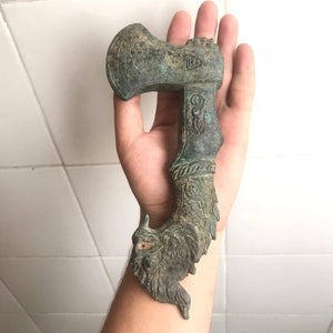 100-200AD Very Old Unqiue Ancient Roman Military Combat Short Axe With Animal Handle Rare Wonderful Axe