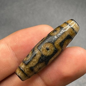 Antike tibetische 9 Eye Achat Dzi Perle