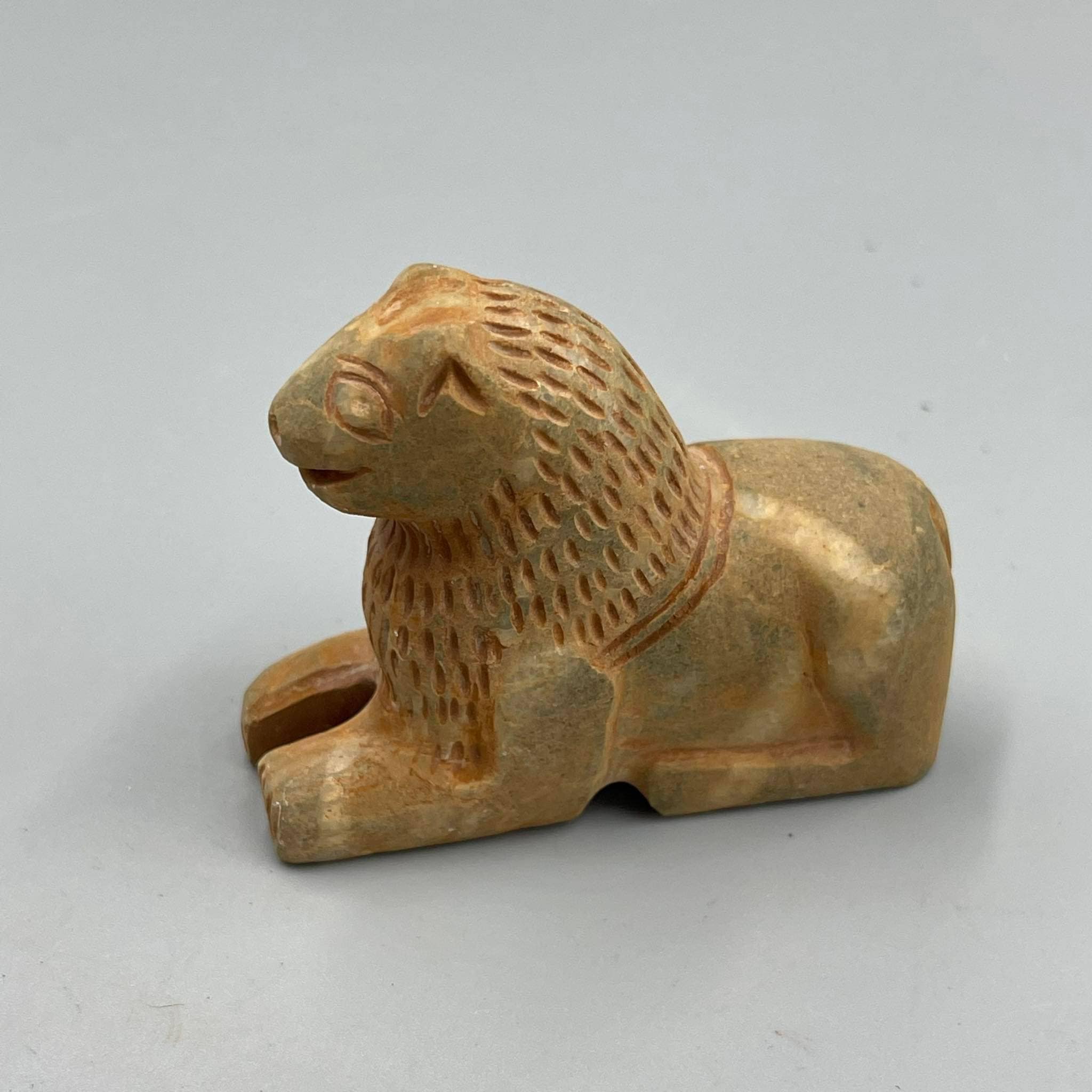 古代　ライオン　小物 古代バクトリアの石造ライオンのインタリオ：希少な彫像 - Etsy 日本