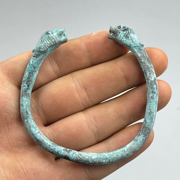 Beautiful Rare Ancient Roman Bronze Bangle Bracelet With 2 Lion Heads