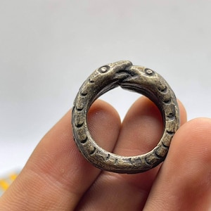 Excellent Vintage Antique Ancient Roman Old Bronze Wonderful Rare Ring With 2 Snakes Circal Ring