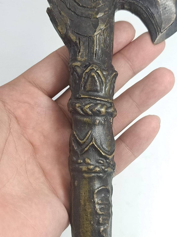 糸魚川翡翠 龍の置物 100×44×36mm ＋台座付 | ケンズクリスタル