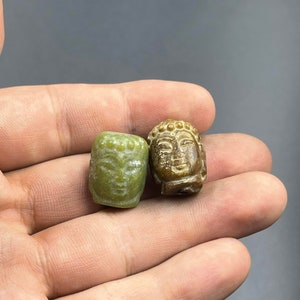 Sale 2 PCS Ancient Chiness Jade Stone Ghandhara Budha Head Carved Old Rare Beads