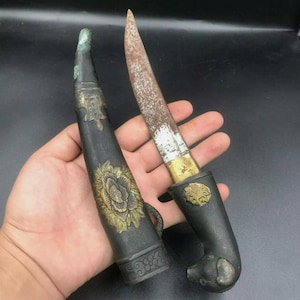 Bellissima testa di cane in bronzo antico antico romano con doratura in oro, bellissimo coltello da copertina unico
