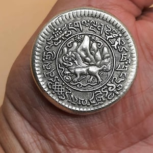 Antica moneta cinese in bronzo della dinastia Qing in buone condizioni