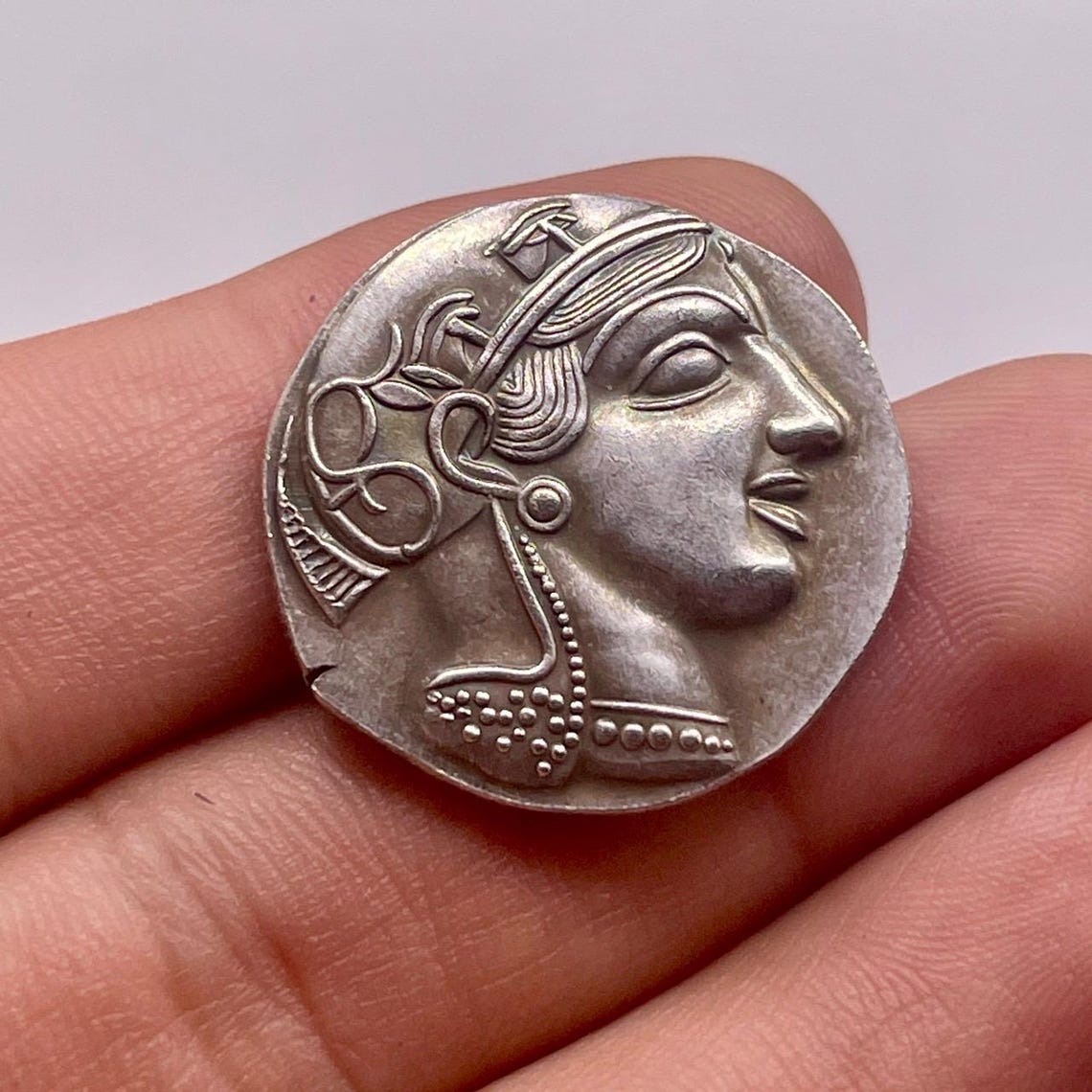 Чрезвычайно редкая древнегреческая монета с бронзовым покрытием «Сова Афины Афины» 2 — изображение